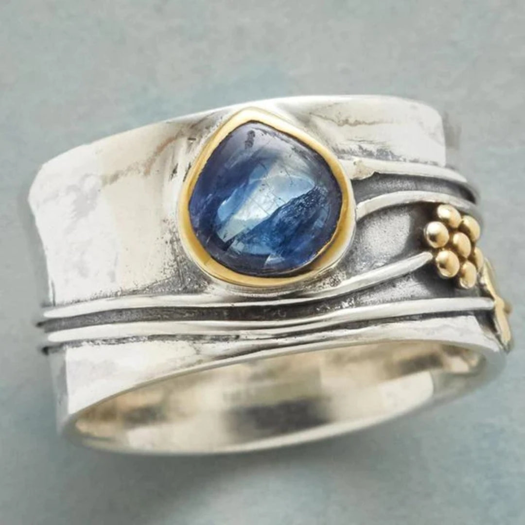 Vintage Ring met Blauwe Edelsteen - Esmé