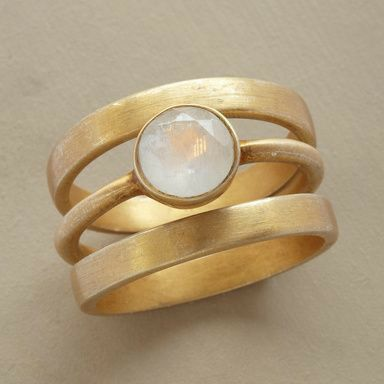 Vintage gouden en ingelegde maansteen ring
