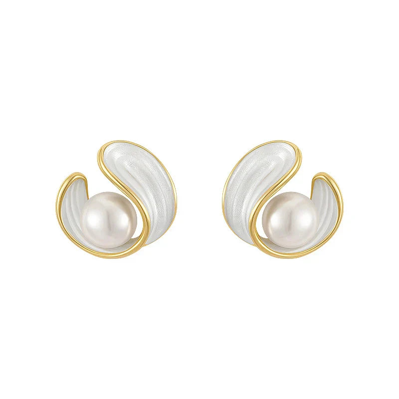 Luxe Gouden Oorbellen met Witte Opalen en Parels - Saphira