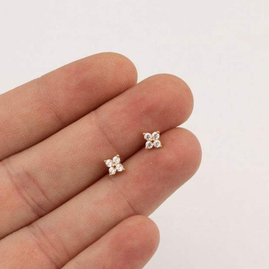 Delicate Bloem Oorbelstuds - Sophie