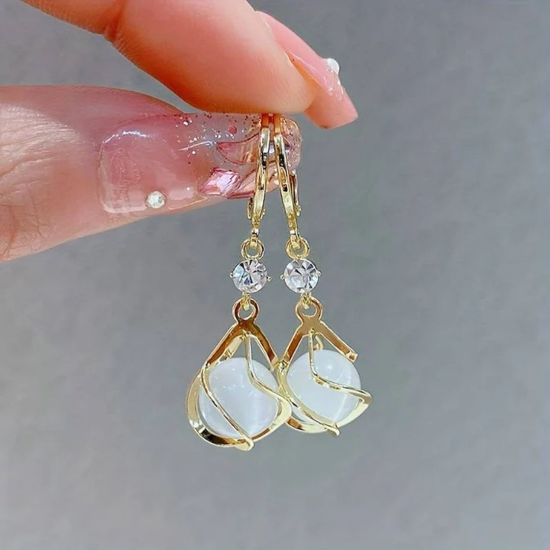 Vintage Witte Opaal Gouden Hangende Oorbellen