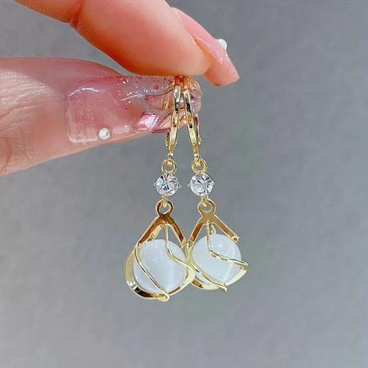 Vintage Witte Opaal Gouden Hangende Oorbellen