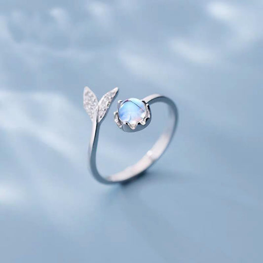 Verstelbare Dolfijnenstaart Ring met Blauwe Zirkonia - Nerina
