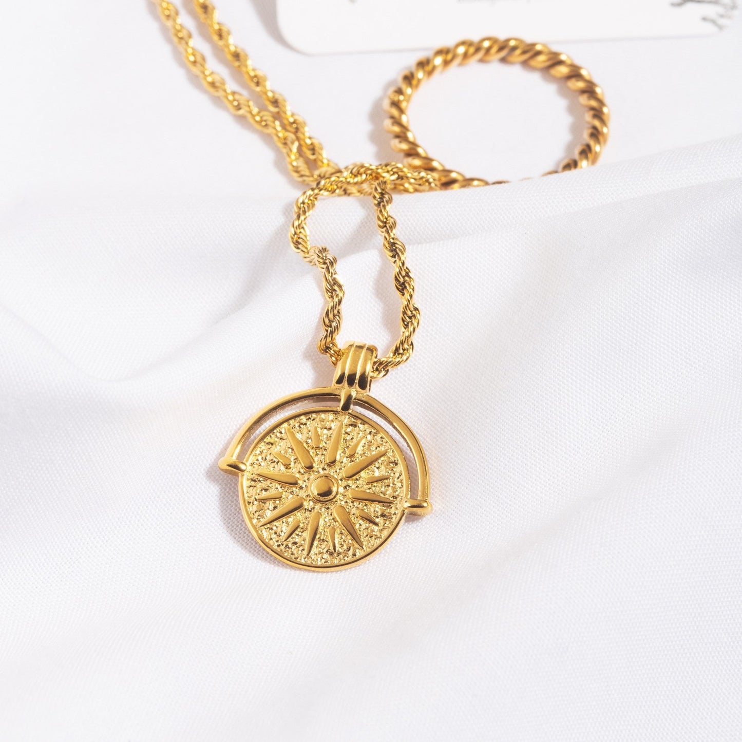 Stijlvollle Zonhanger Ketting - Aurora